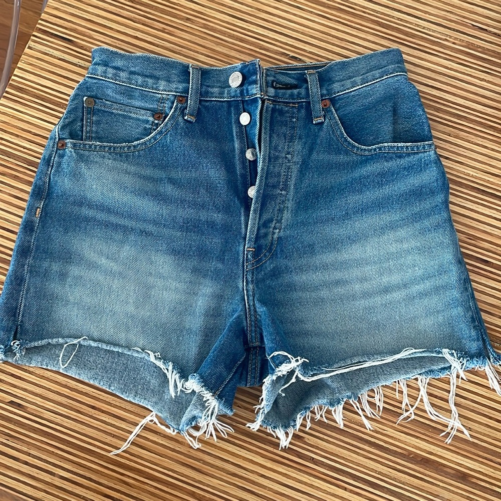 Re/Done 50’s high Rise cut off Jean shorts